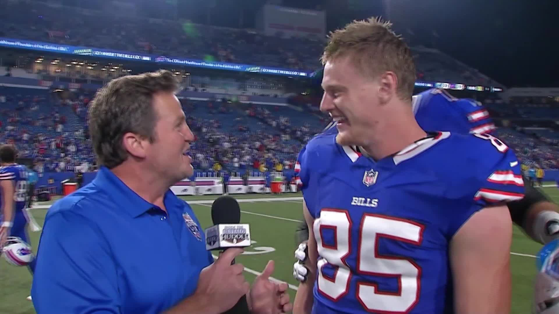 Josh Reed talks to Bills TE Jackson Hawes after win over Dolphins ...