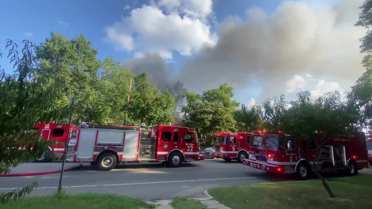 Crews fight house fire in East Nashville – WKRN News 2
