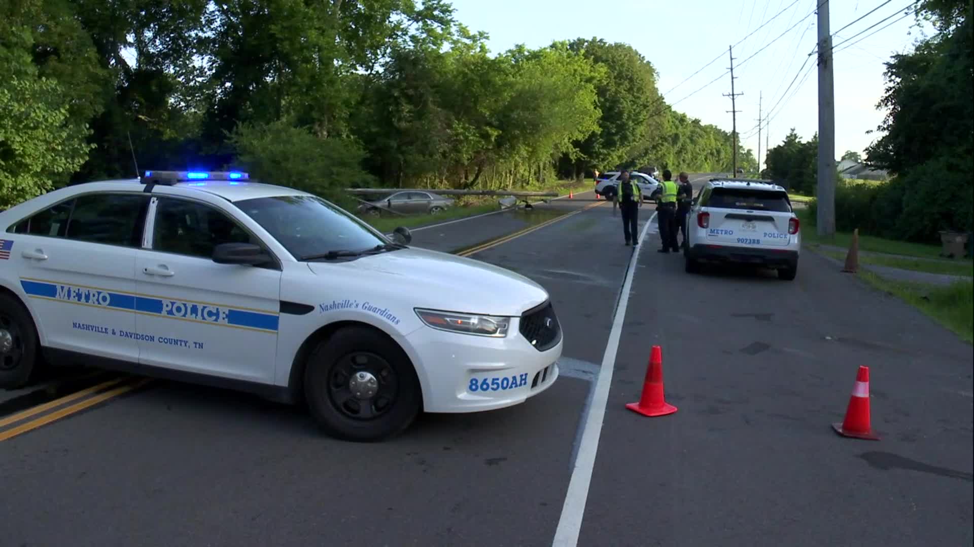 Car crashes into pole on Brick Church Pike – WKRN News 2