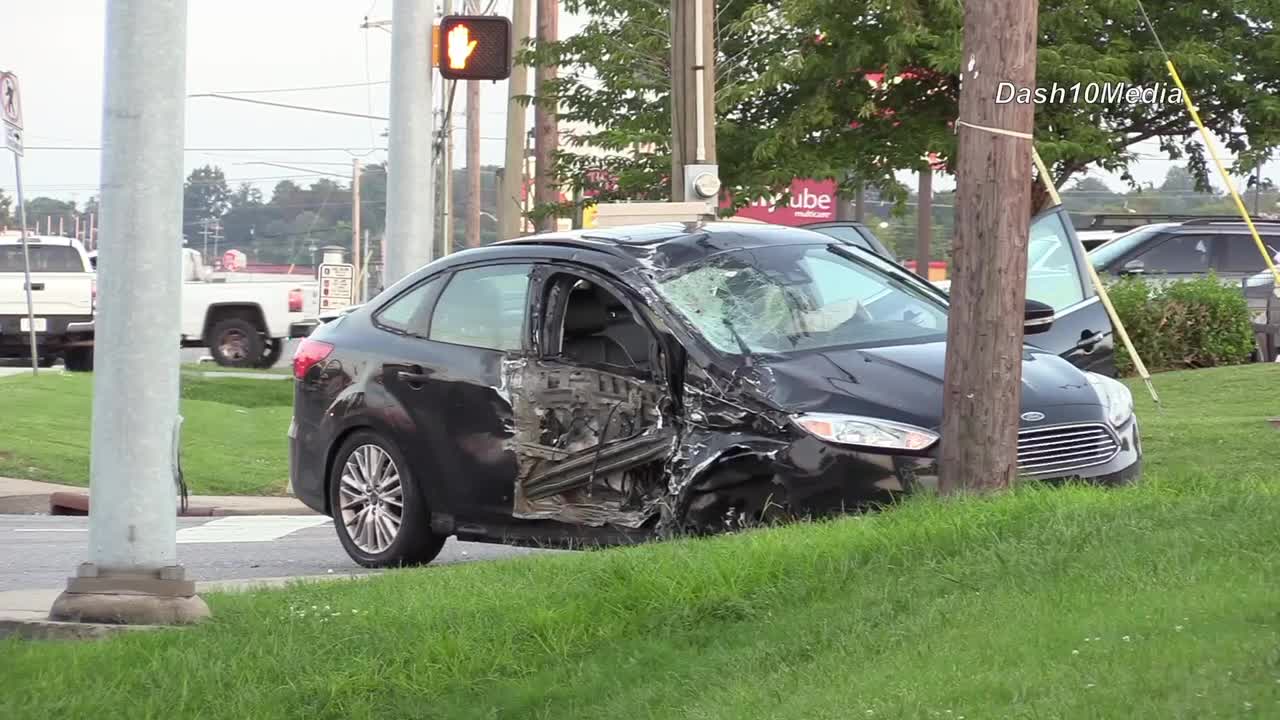 Clarksville motorcycle crash on Highway 41A – WKRN News 2