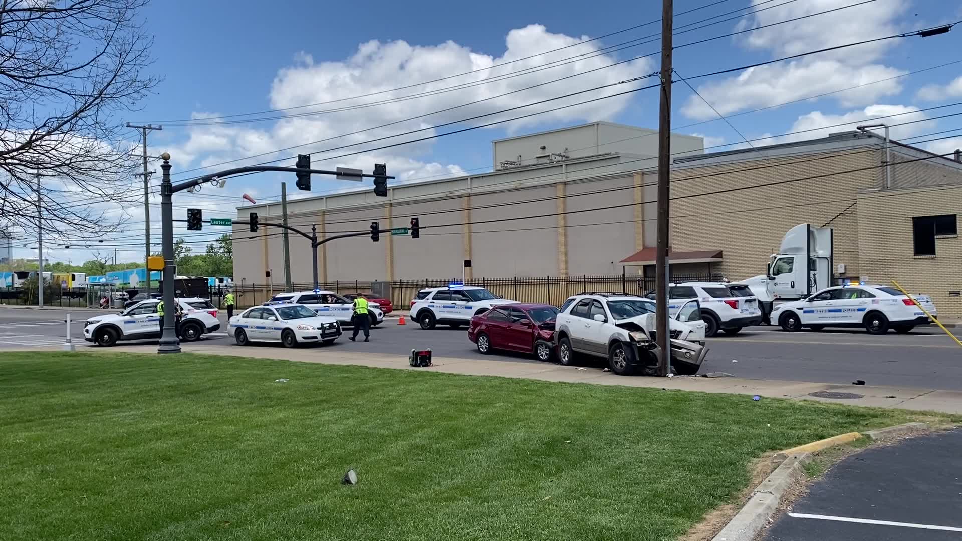 1 seriously injured in crash on Murfreesboro Pike – WKRN News 2