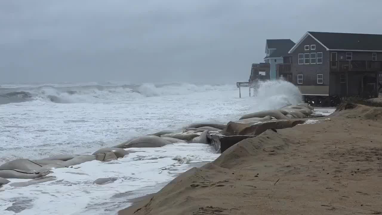 VIDEO: NC coastal flooding, heavy surf hits Outer Banks – CBS17.com