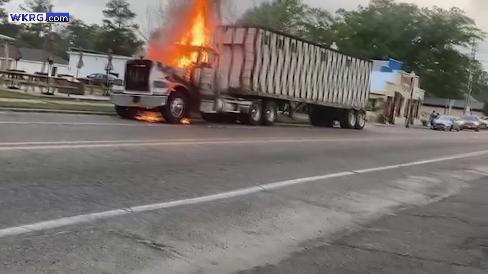 Semi catches fire on Main Street in Leakesville – WKRG News 5