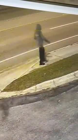 Pensacola police seek help identifying homicide suspect – WKRG News 5