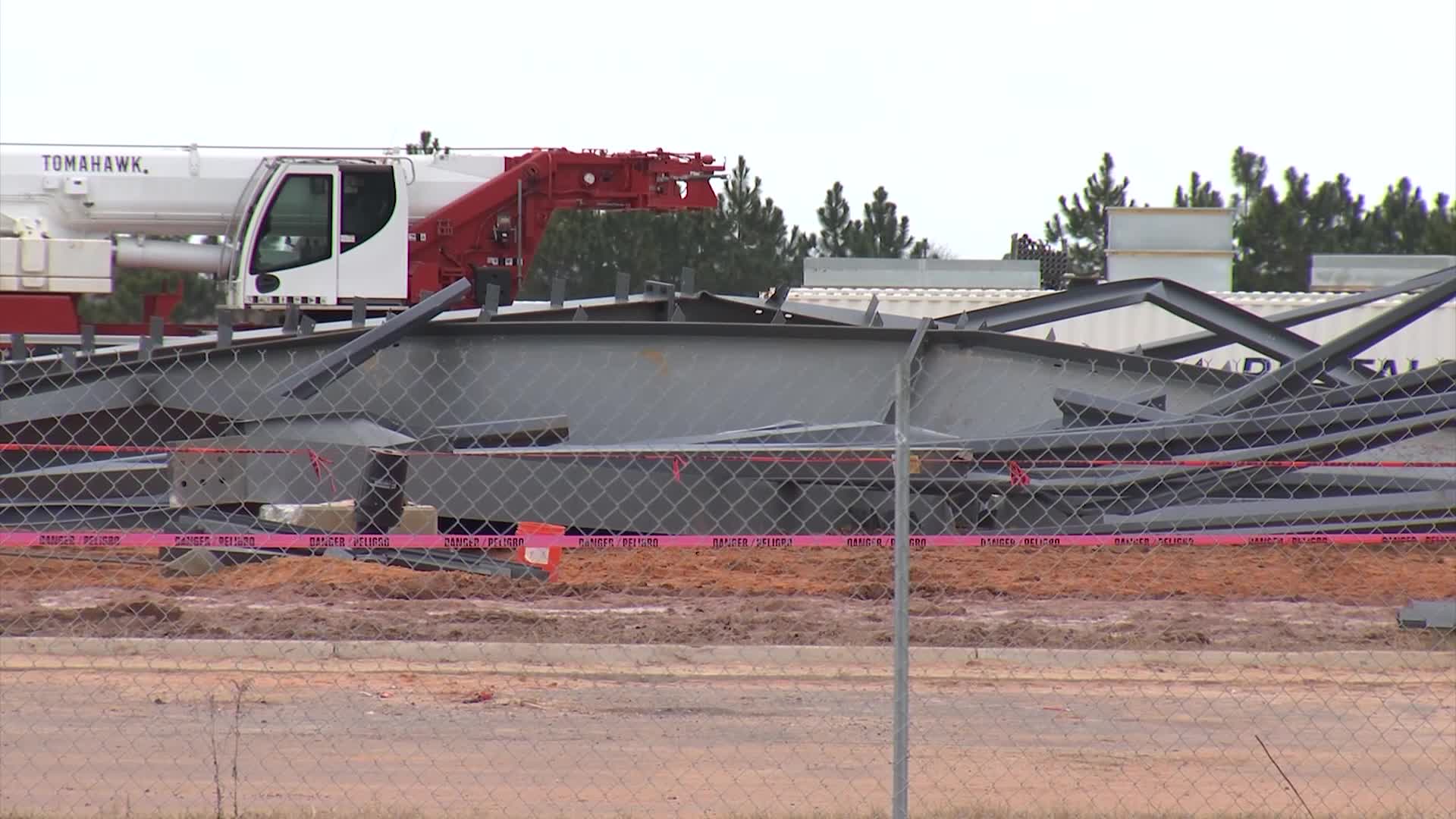 Gulf Shores High School indoor athletic training facility collapses ...