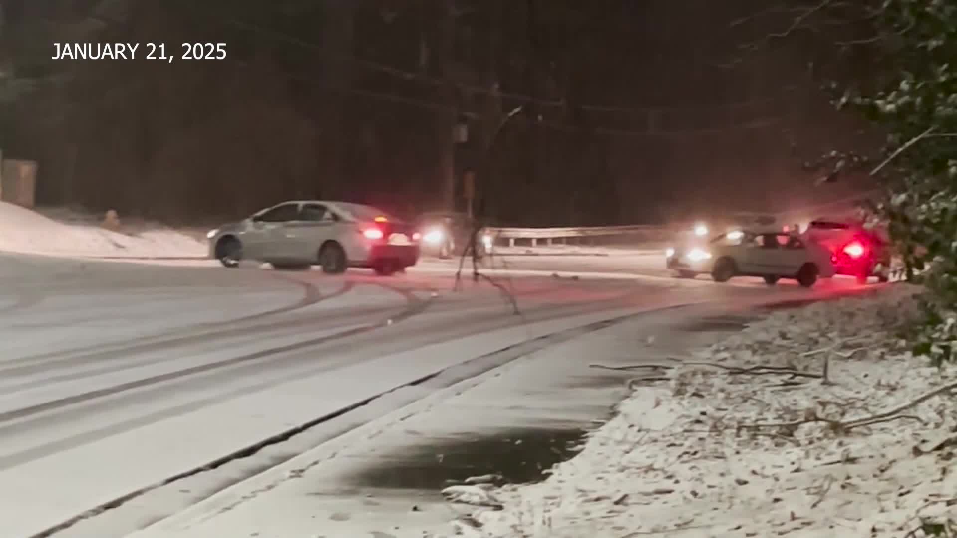 Go slow in the snow: 2025 video of drivers on Jackson Rd. in Augusta – WJBF