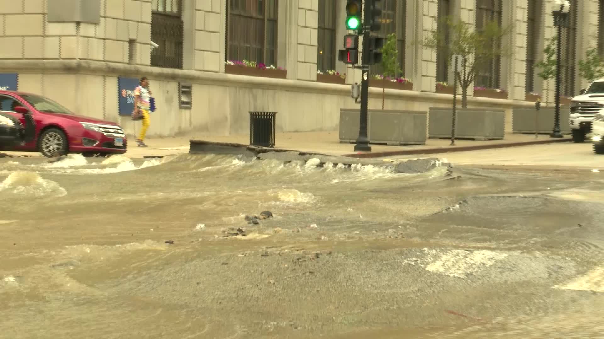 TRAFFIC ALERT: Water main break closes intersection in Peoria – CIProud.com