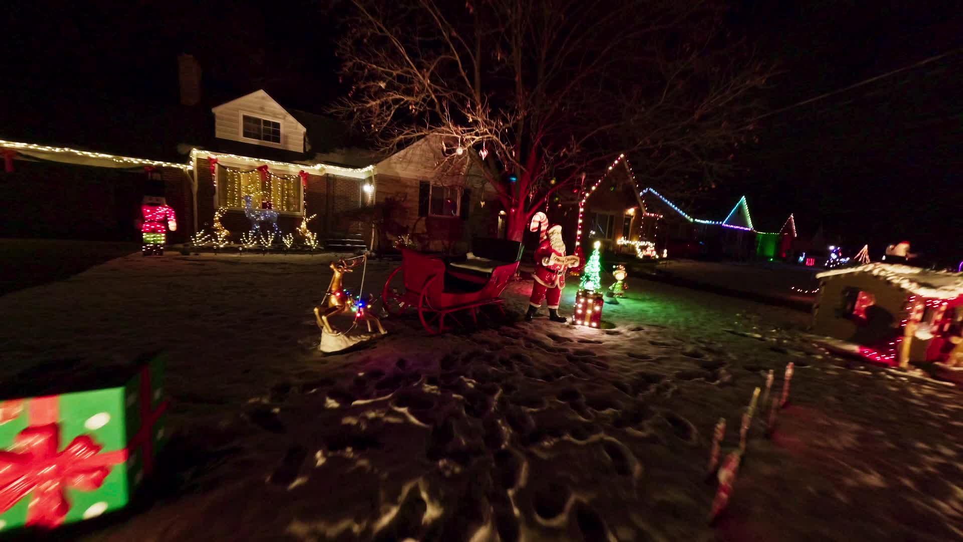 Seabury Avenue in Fairview Park is famous for this Christmas tradition