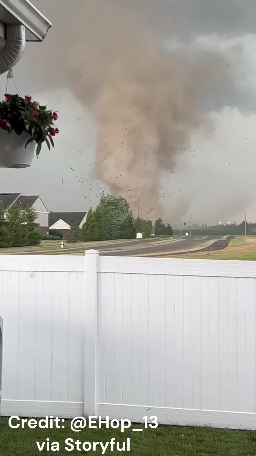 Funnel Cloud Sprays Debris Near Indianapolis Amid Tornado Warnings (EHop_13 via Storyful) Fox