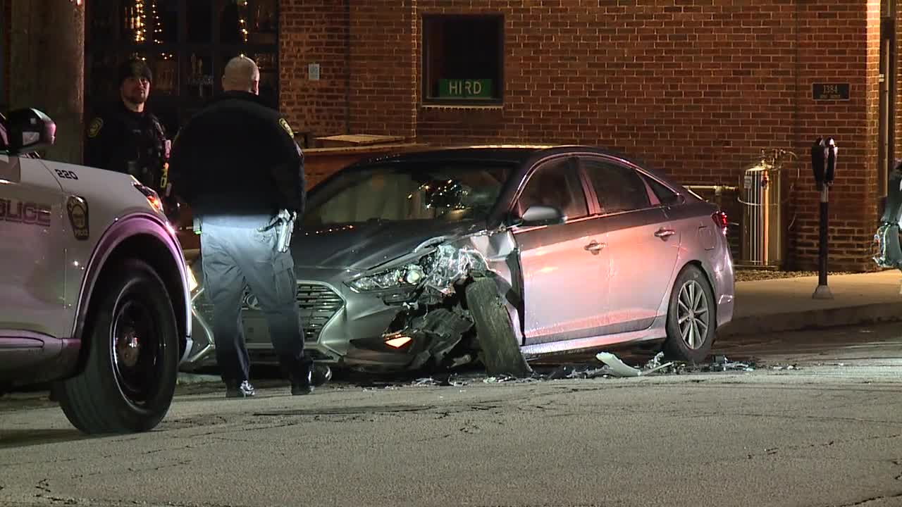 Stolen car crashes into Lakewood Police – Fox 8 Cleveland WJW