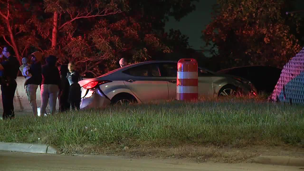 Suspect crashes into car with children – Fox 8 Cleveland WJW