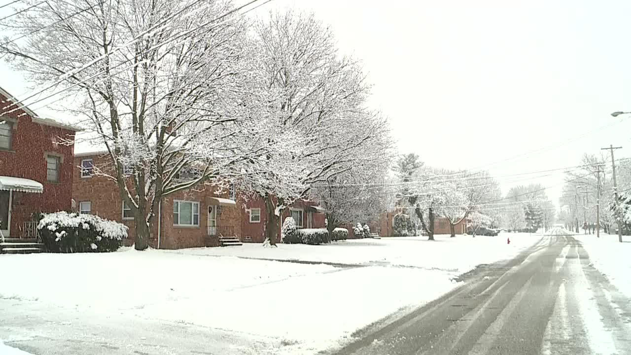 ODOT works to clear roads during Sunday snowfall – Fox 8 Cleveland WJW