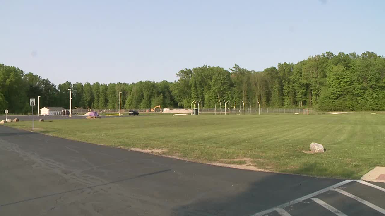 Avon residents fight back against plans for athletic field Fox 8