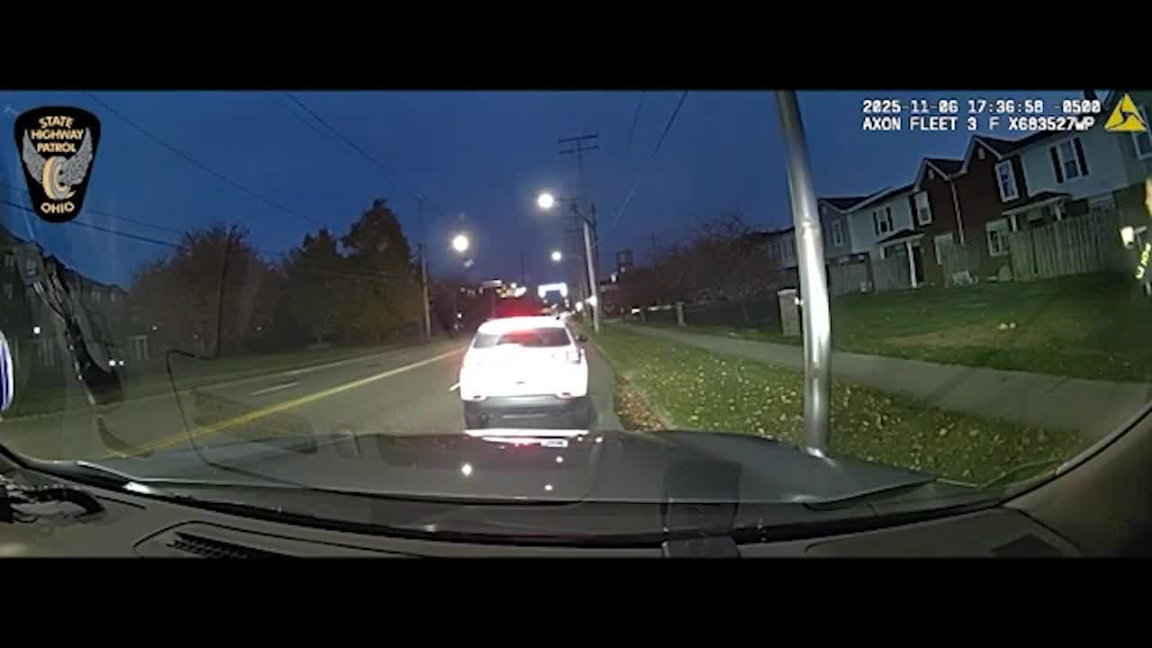 Suspect flees Cleveland traffic stop with 2 young children, leaves them ...