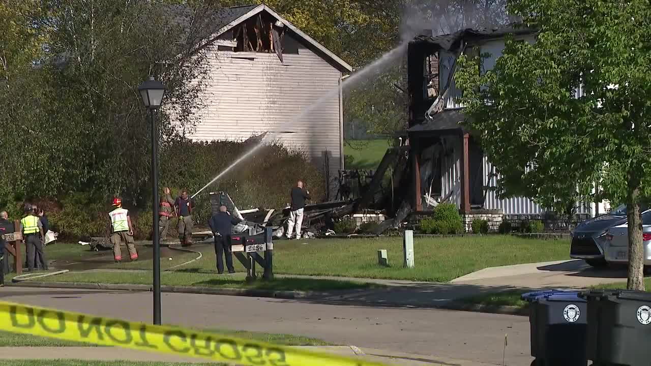 2 dead after small plane crashes into Akron house: police – Fox 8 ...